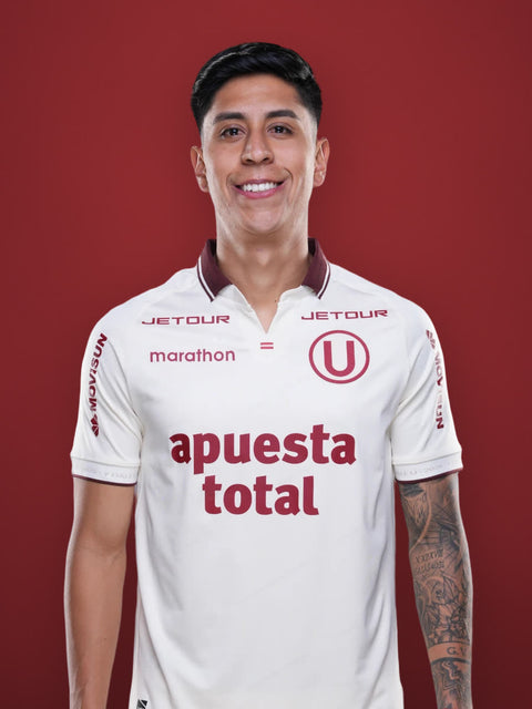 Adrián Quiroz, dorsal 28